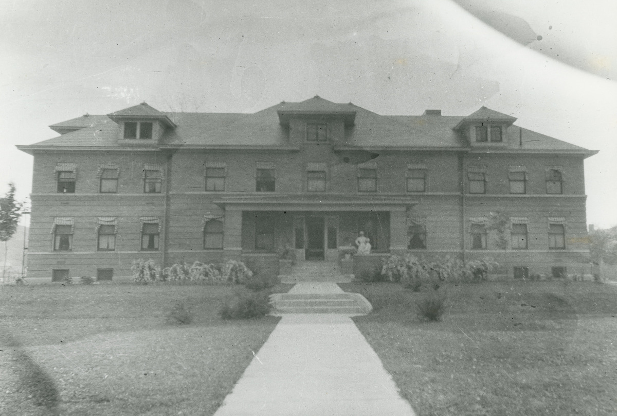 CHILLICOTHE HOSPITAL AT CHERRY STREET AND CHESTNUT STREET