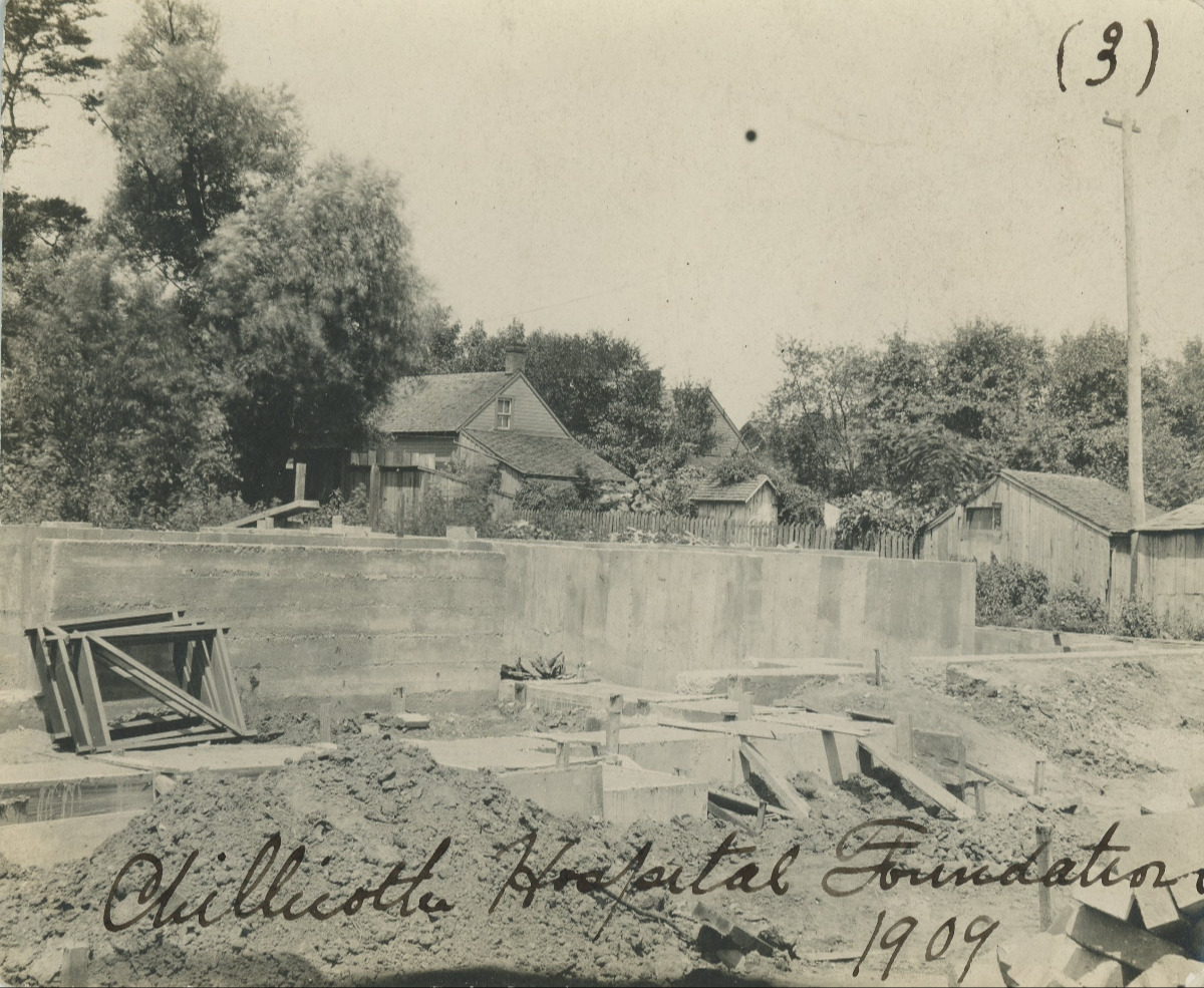 CONSTRUCTION OF CHILLICOTHE CITY HOSPITAL AT CHERRY AND CHESTNUT STS., 1909