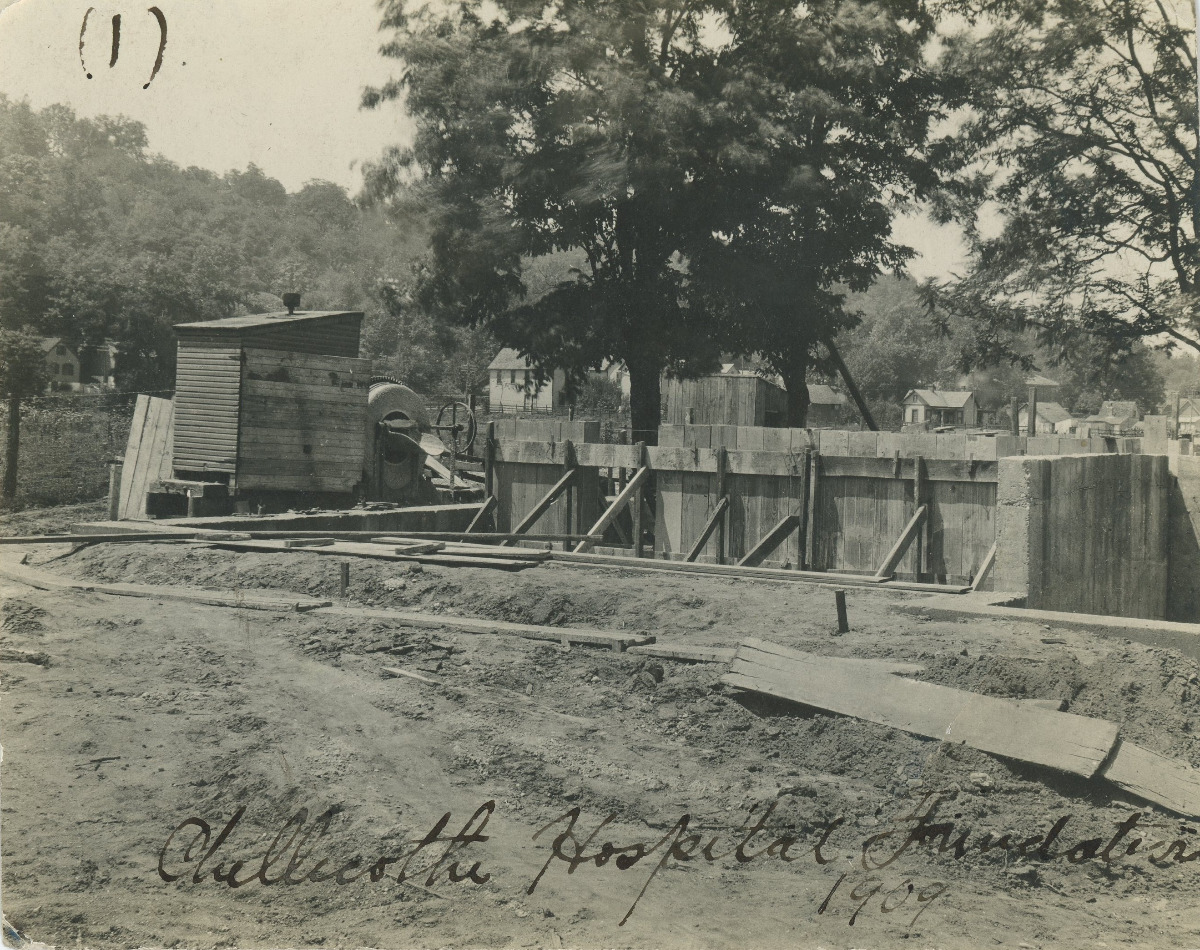 CONSTRUCTION OF CHILLICOTHE CITY HOSPITAL AT CHERRY AND CHESTNUT STS., 1909